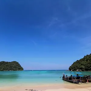 Pp Red Tuna Hut ** Phi Phi Don